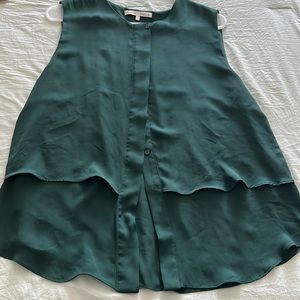Violet + Claire Women’s sleeveless blouse Sz: L Color: Evergreen